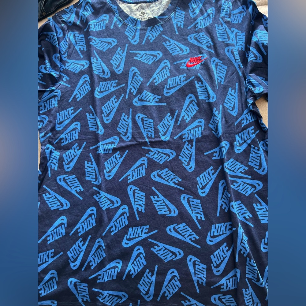Mens Nike Tshirt